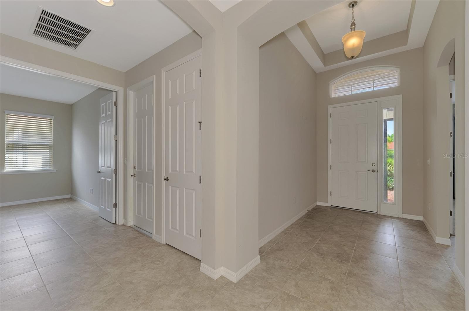 Single Family Residence at 11662 PARROTFISH ST, VENICE, photo 8 of 79