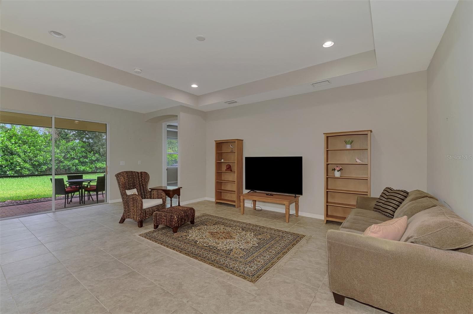 Single Family Residence at 11662 PARROTFISH ST, VENICE, photo 13 of 79