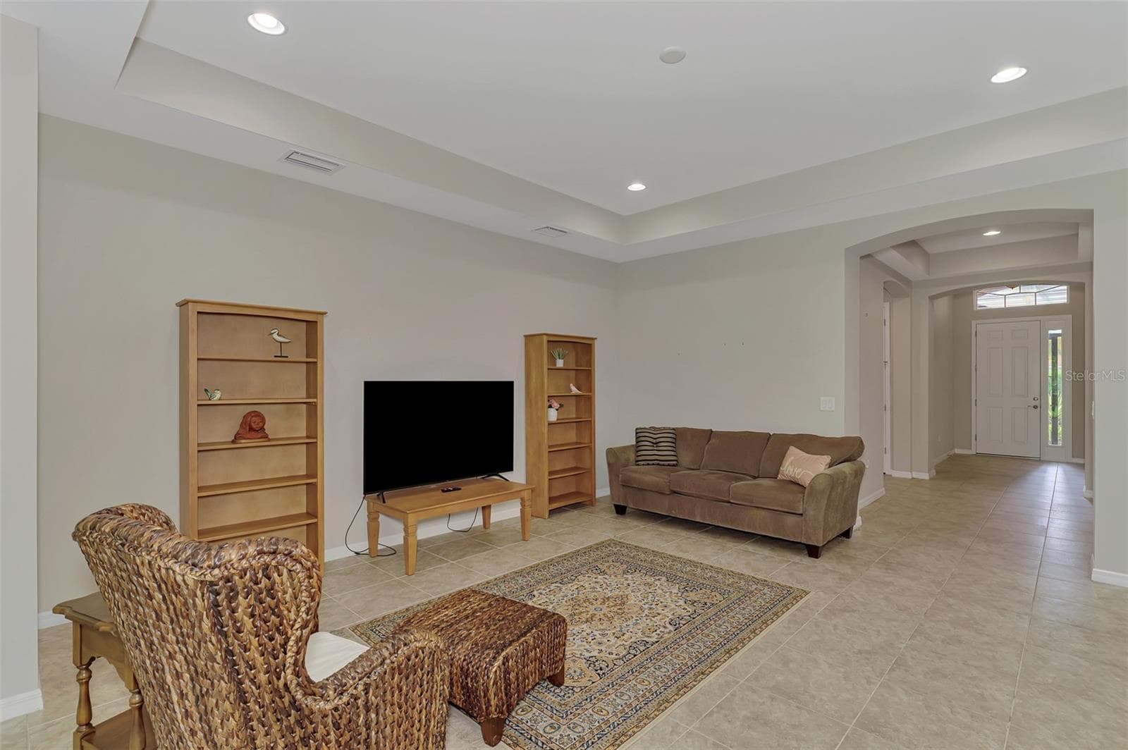 Single Family Residence at 11662 PARROTFISH ST, VENICE, photo 14 of 79
