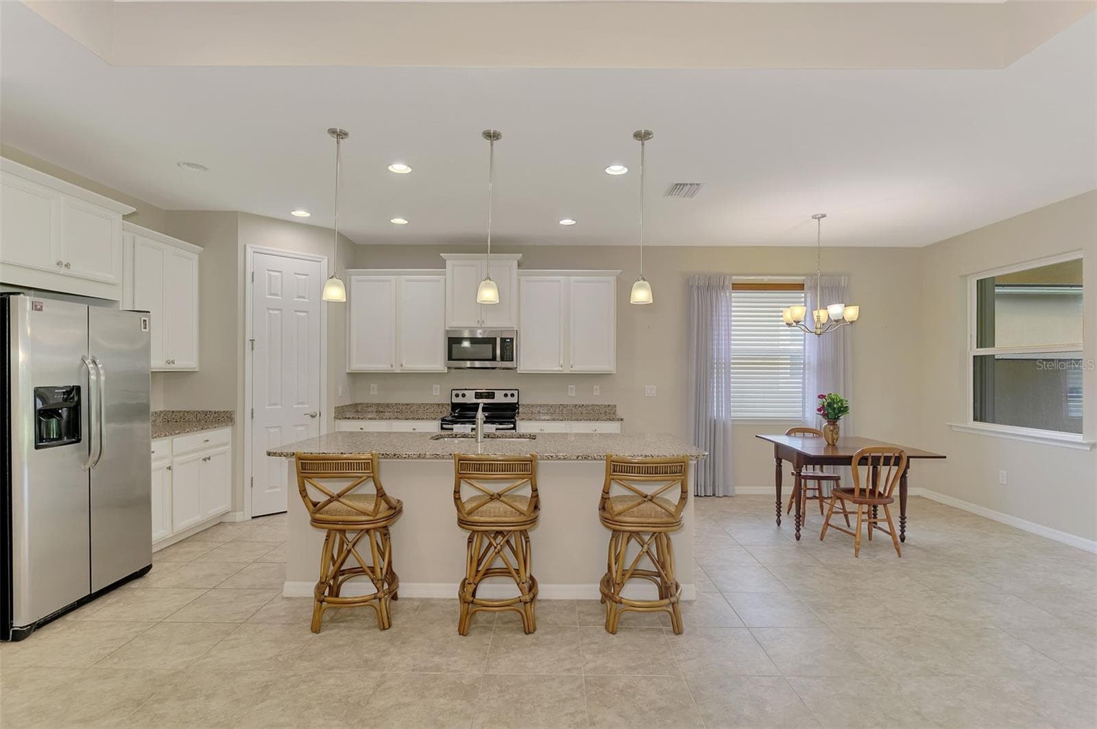 Single Family Residence at 11662 PARROTFISH ST, VENICE, photo 19 of 79