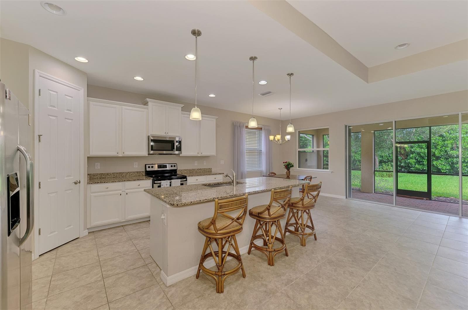 Single Family Residence at 11662 PARROTFISH ST, VENICE, photo 20 of 79