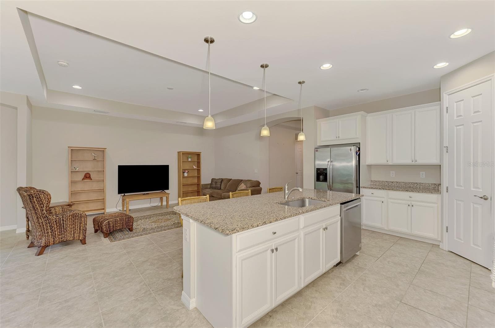 Single Family Residence at 11662 PARROTFISH ST, VENICE, photo 24 of 79
