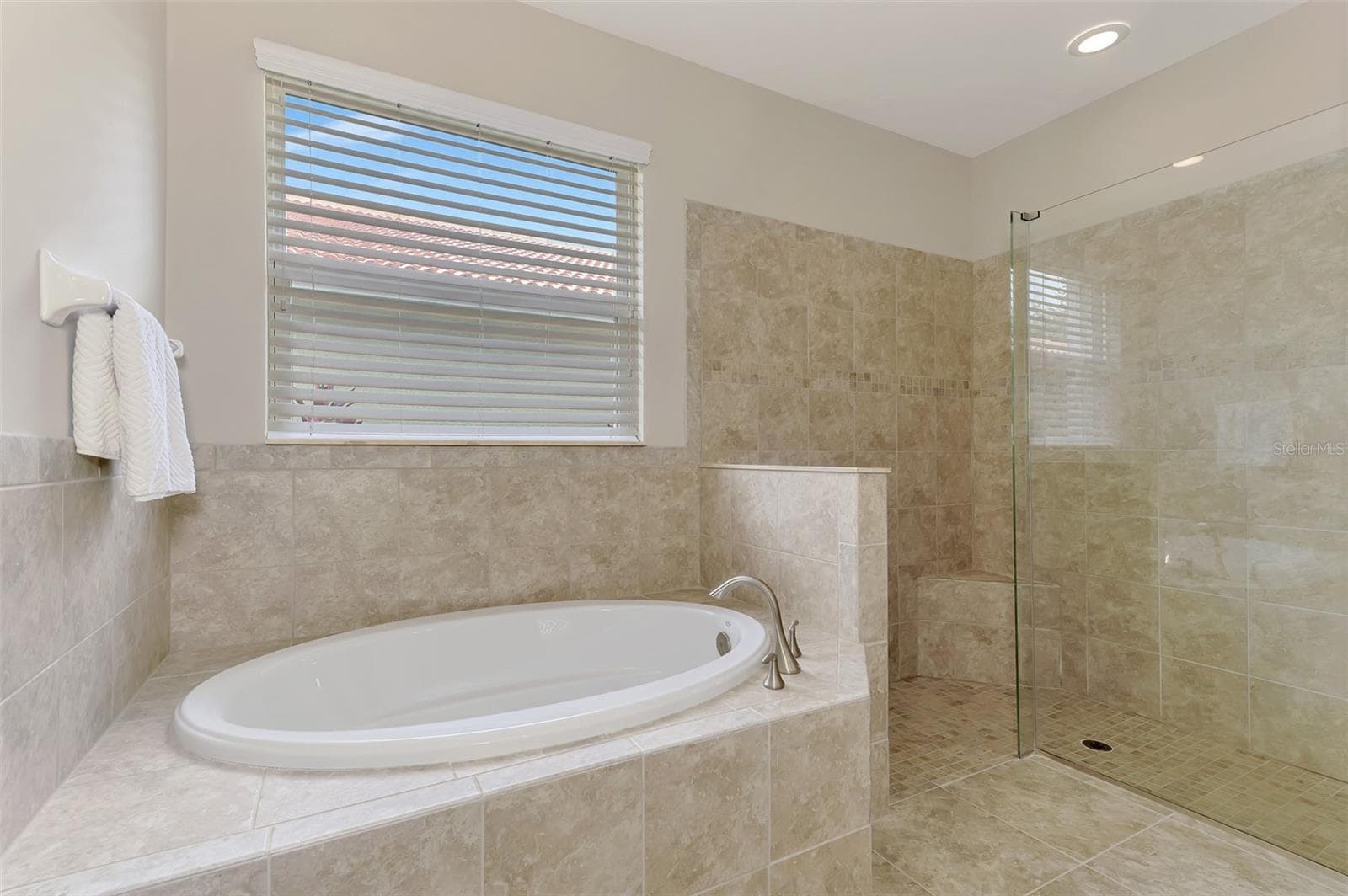 Single Family Residence at 11662 PARROTFISH ST, VENICE, photo 37 of 79