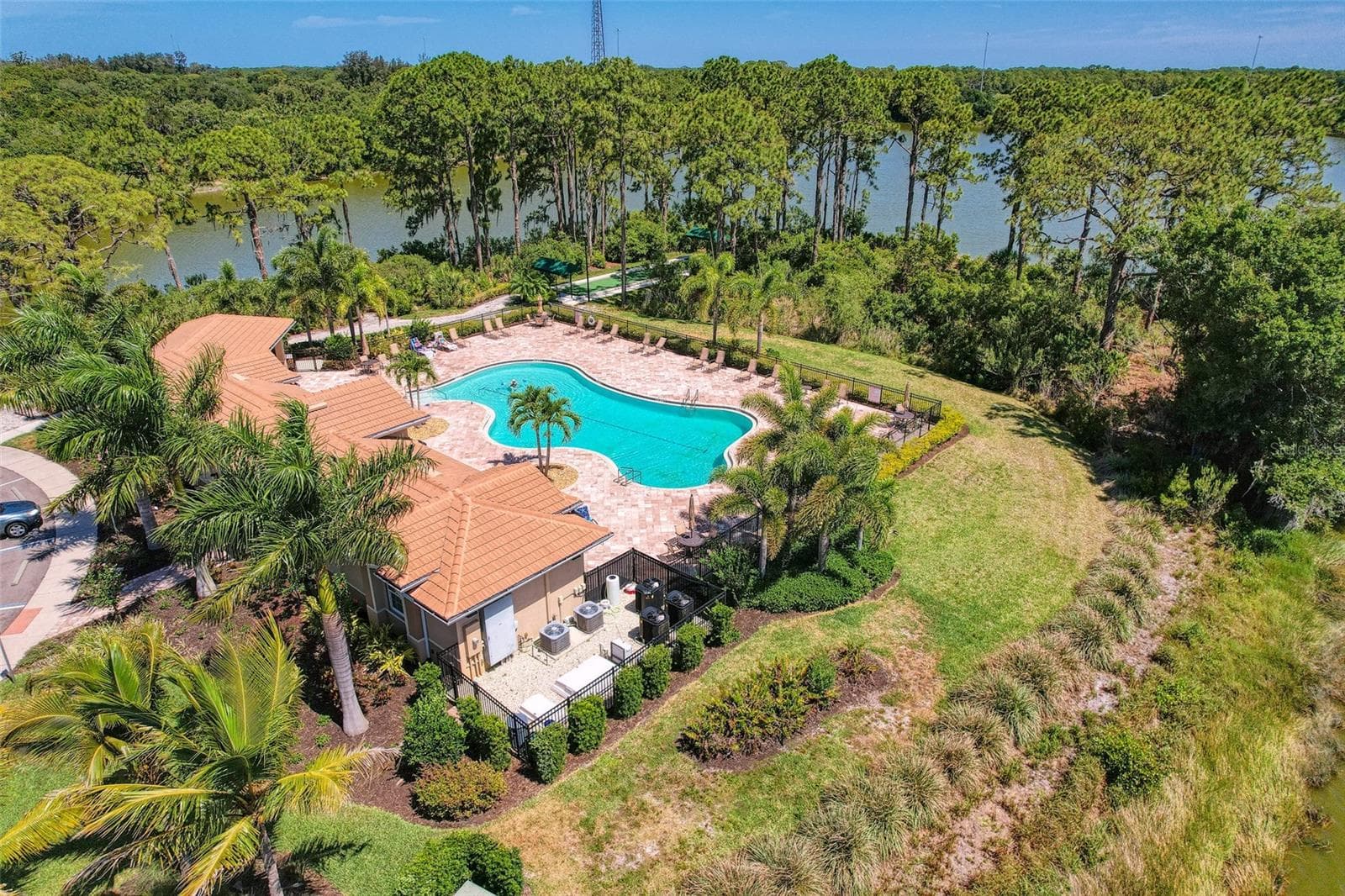 Single Family Residence at 11662 PARROTFISH ST, VENICE, photo 60 of 79