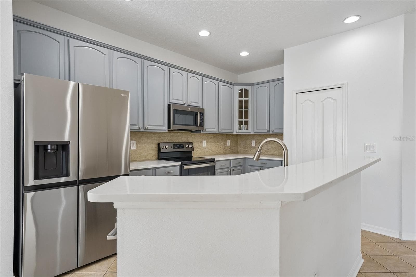 Single Family Residence at 1810 MIRA LAGO CIR, RUSKIN, photo 16 of 62