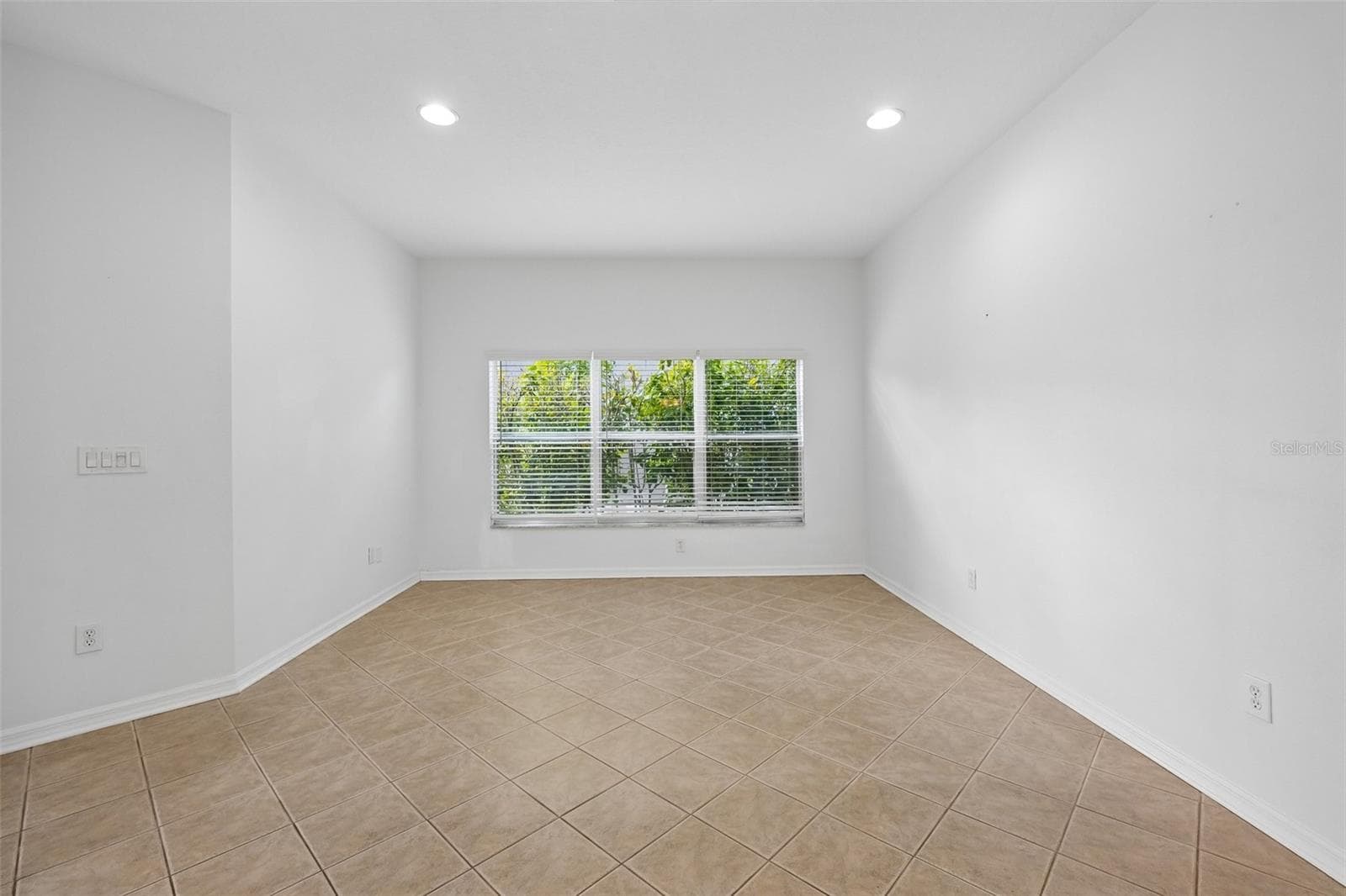 Single Family Residence at 1810 MIRA LAGO CIR, RUSKIN, photo 29 of 62