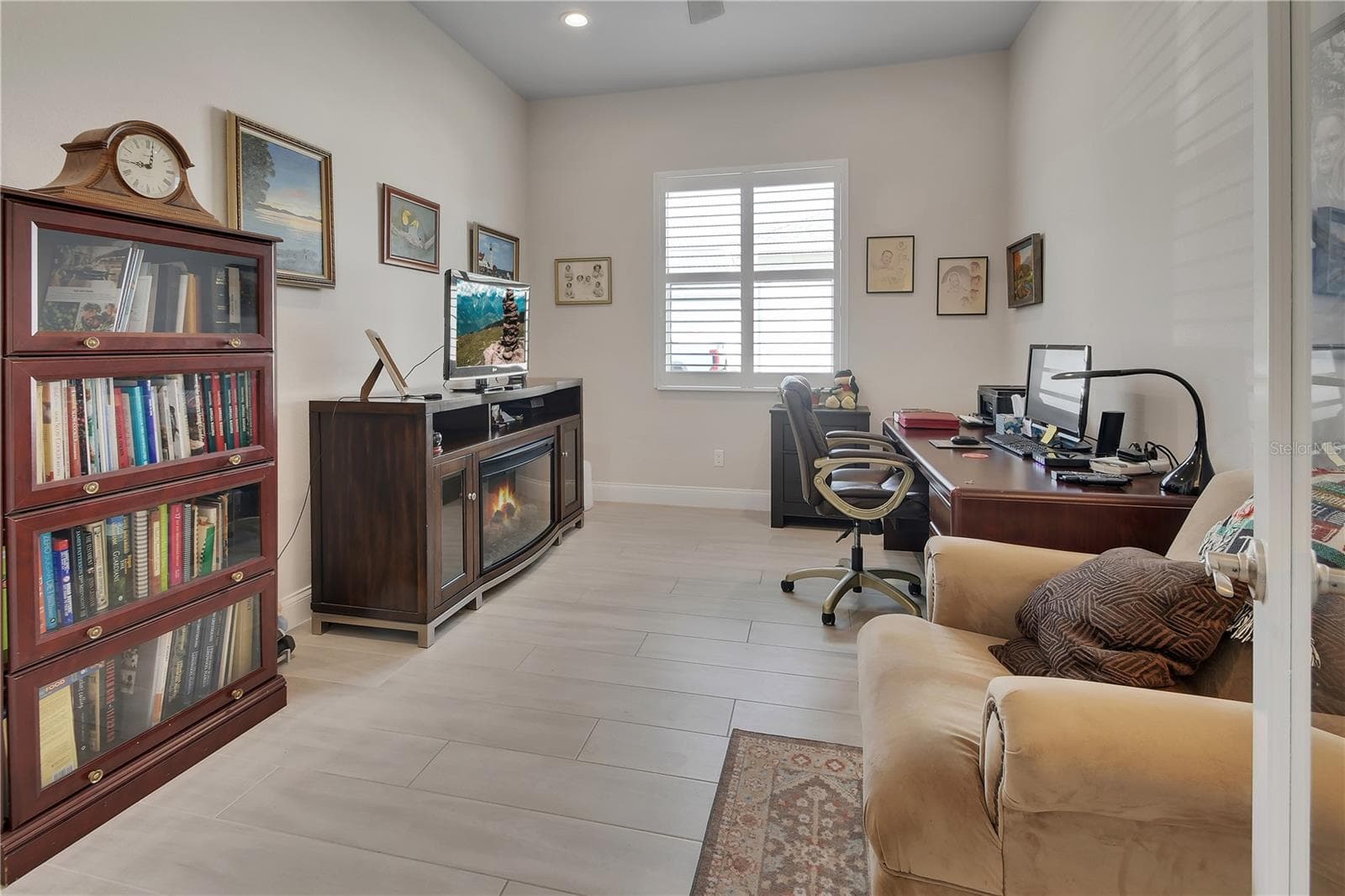 Home Office - 1011 MEGANO BLVD, DELAND