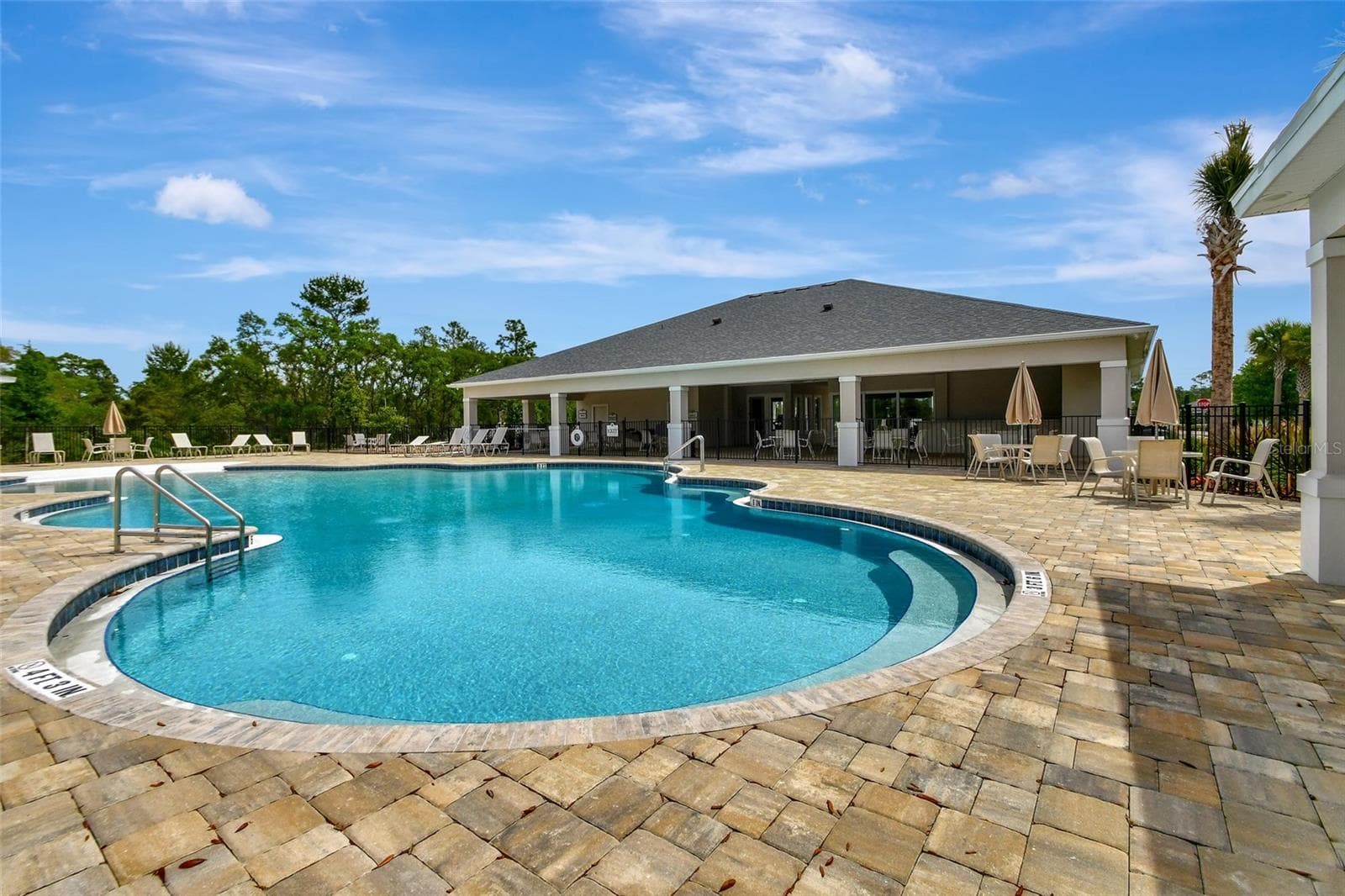 Pool and covered patio - 1011 MEGANO BLVD, DELAND