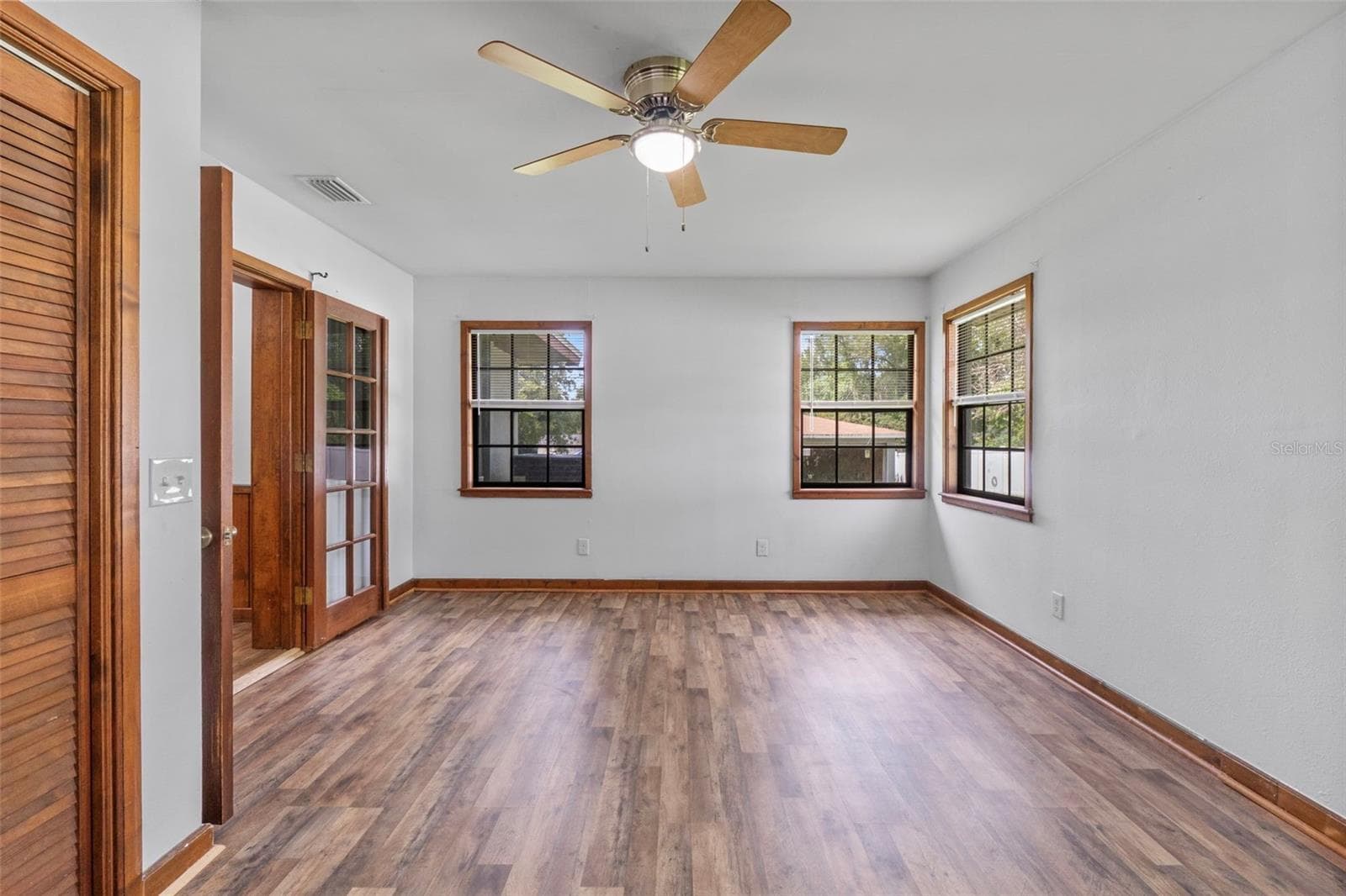 Single Family Residence at 1206 W BUCKNELL AVE, INVERNESS, photo 29 of 47
