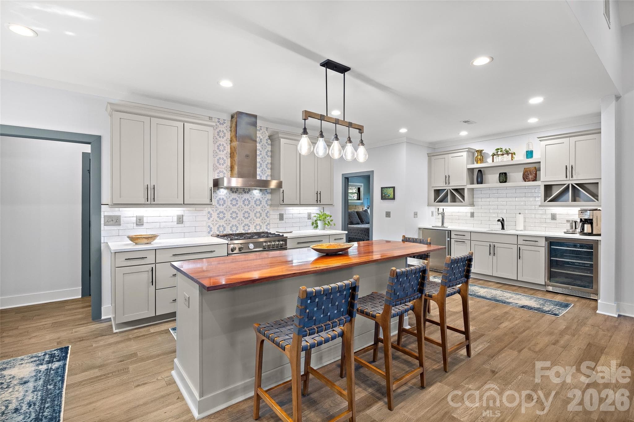 Single Family Residence at 1518 Ivey Drive, Charlotte, photo 13 of 48