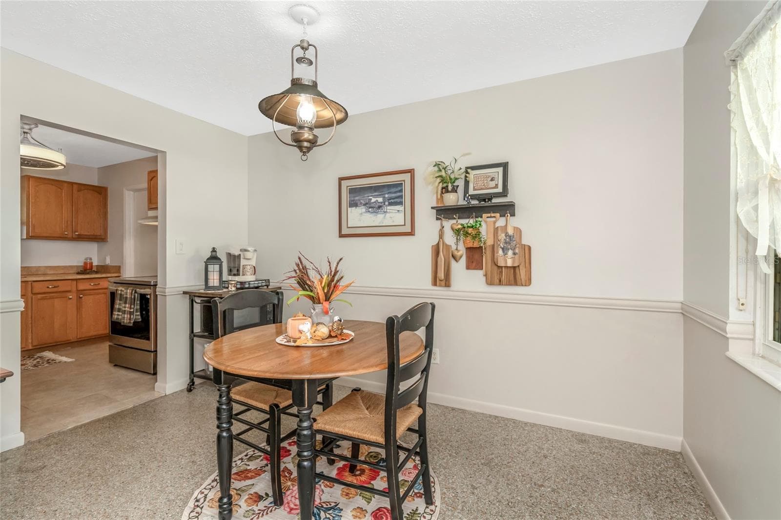 Single Family Residence at 12212 FLORAL LN, THONOTOSASSA, photo 6 of 33