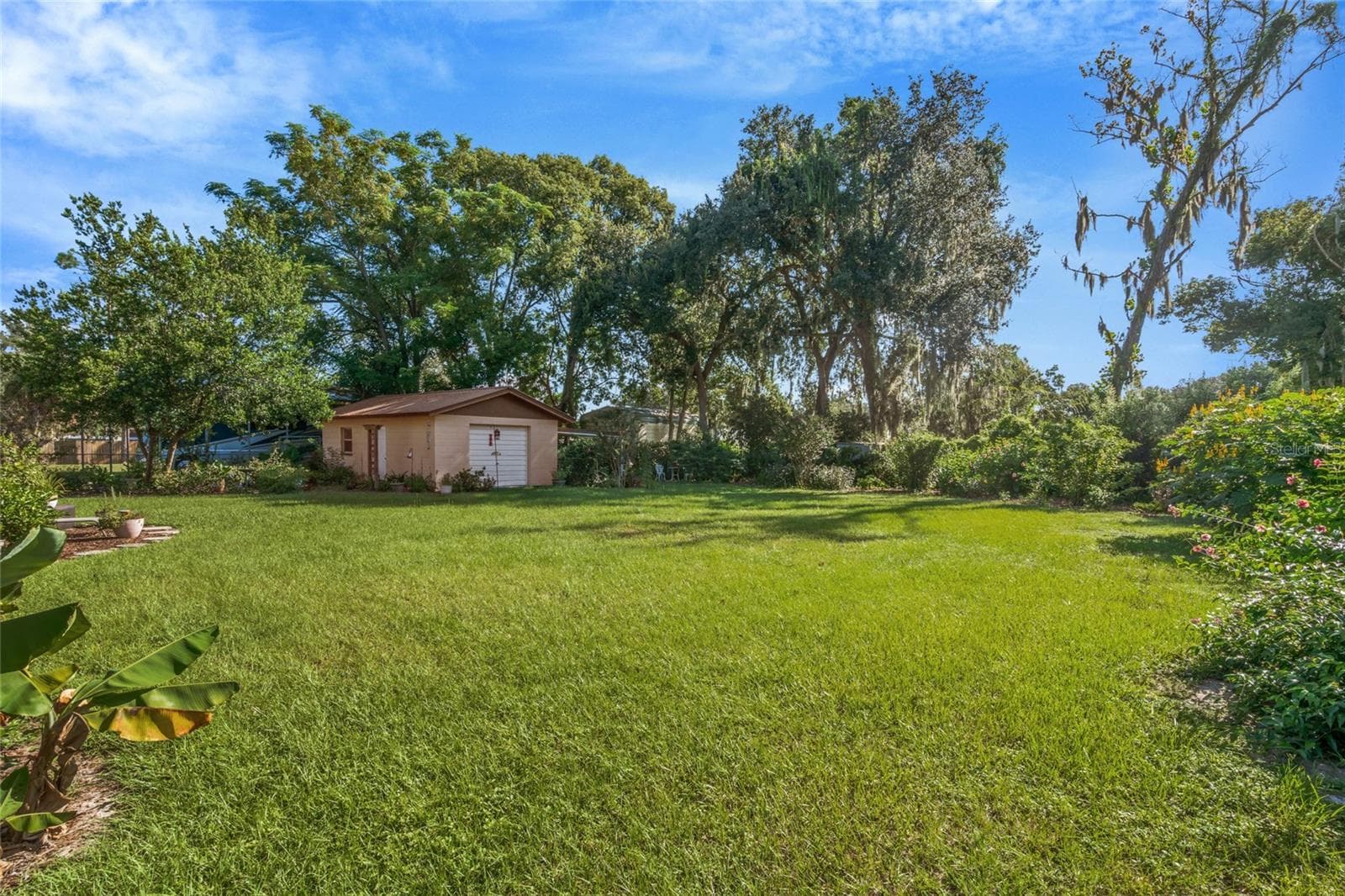 Detached garage with carport - 12212 FLORAL LN, THONOTOSASSA