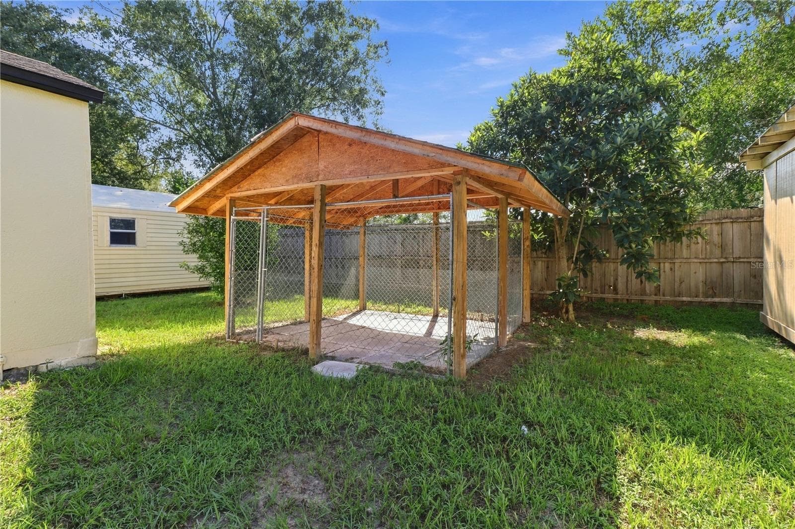 Dog Kennel - 3770 SW 147TH LANE RD, OCALA