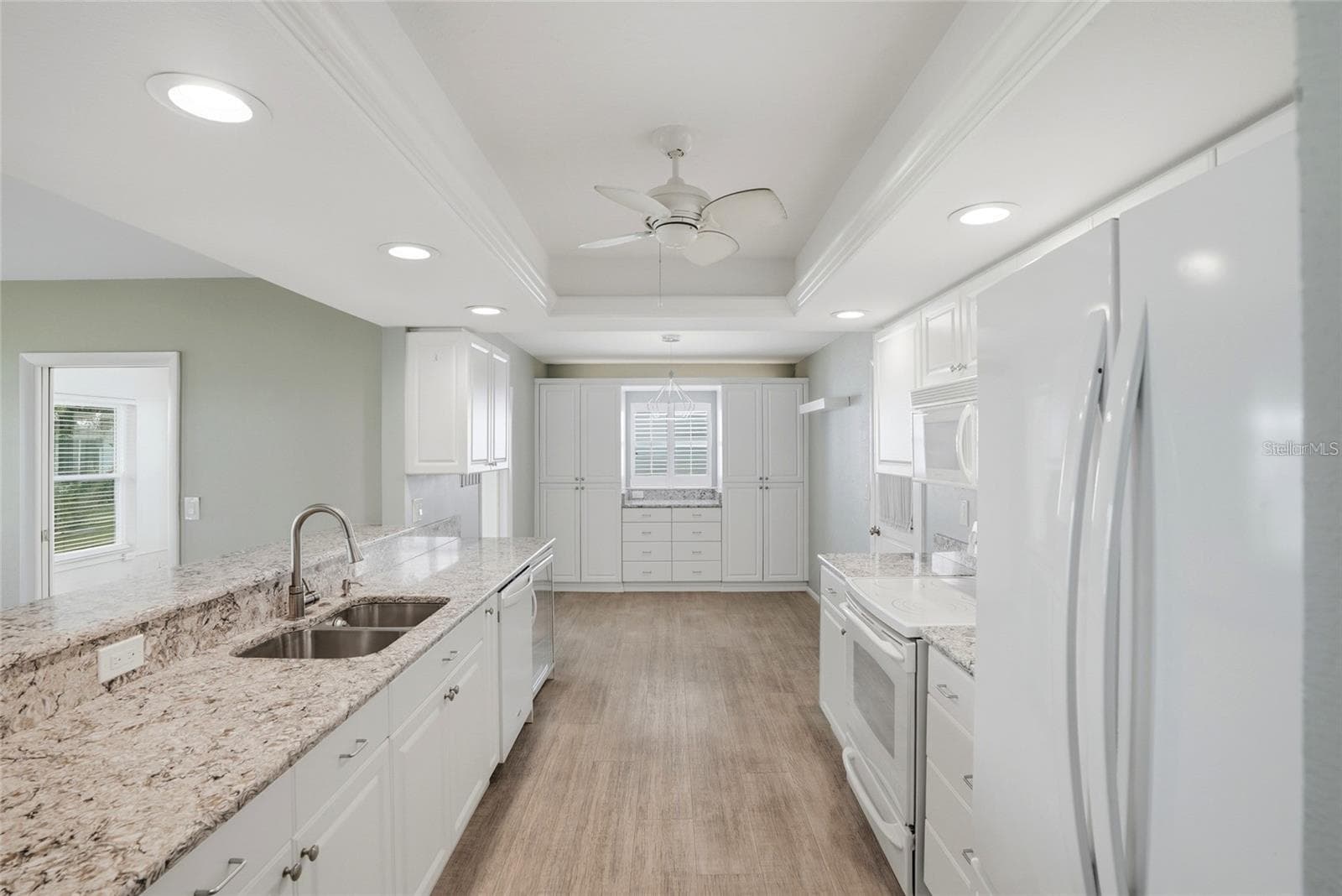 Upgraded kitchen - 3939 90TH TER N, PINELLAS PARK