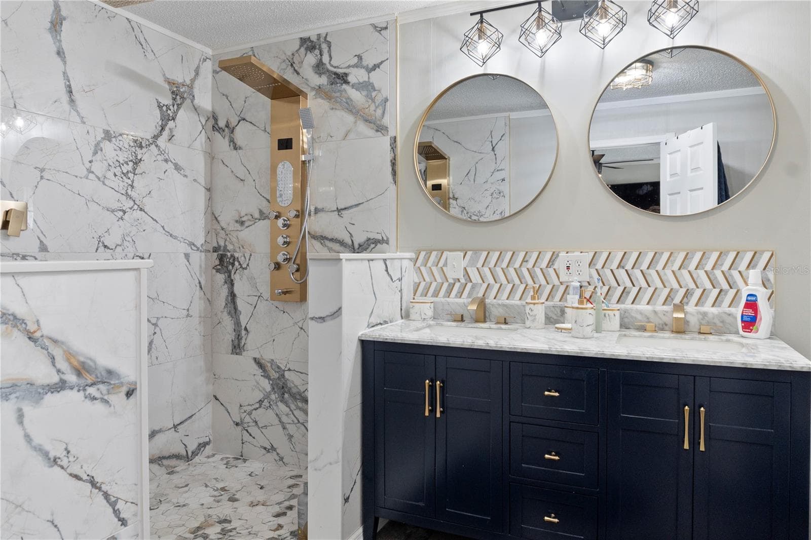 Manufactured Home at 6533 JACK ST, PUNTA GORDA, photo 3 of 36