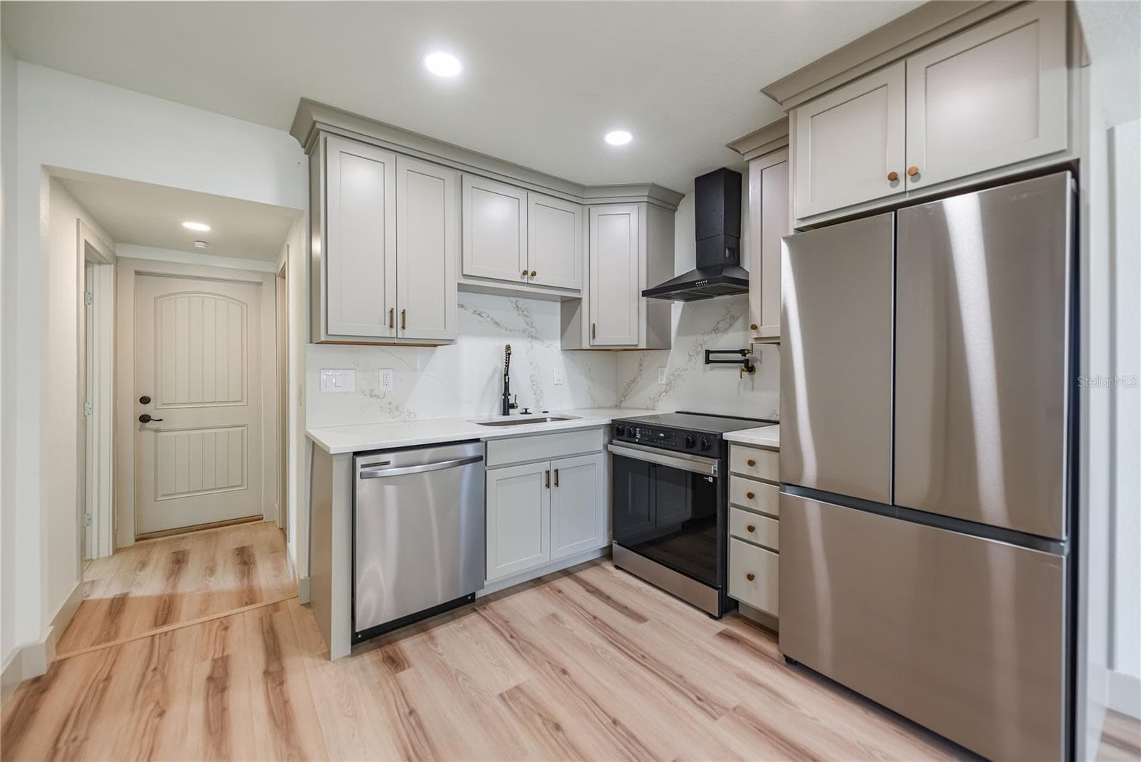 Kitchen - 7851 40TH AVE N, ST PETERSBURG