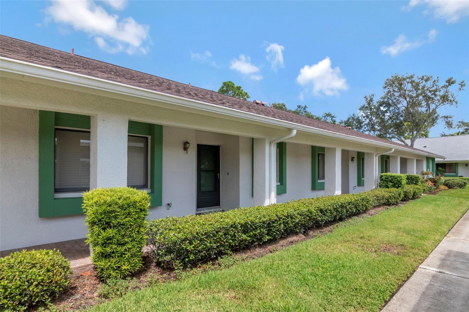 2569 LAURELWOOD DR #11B