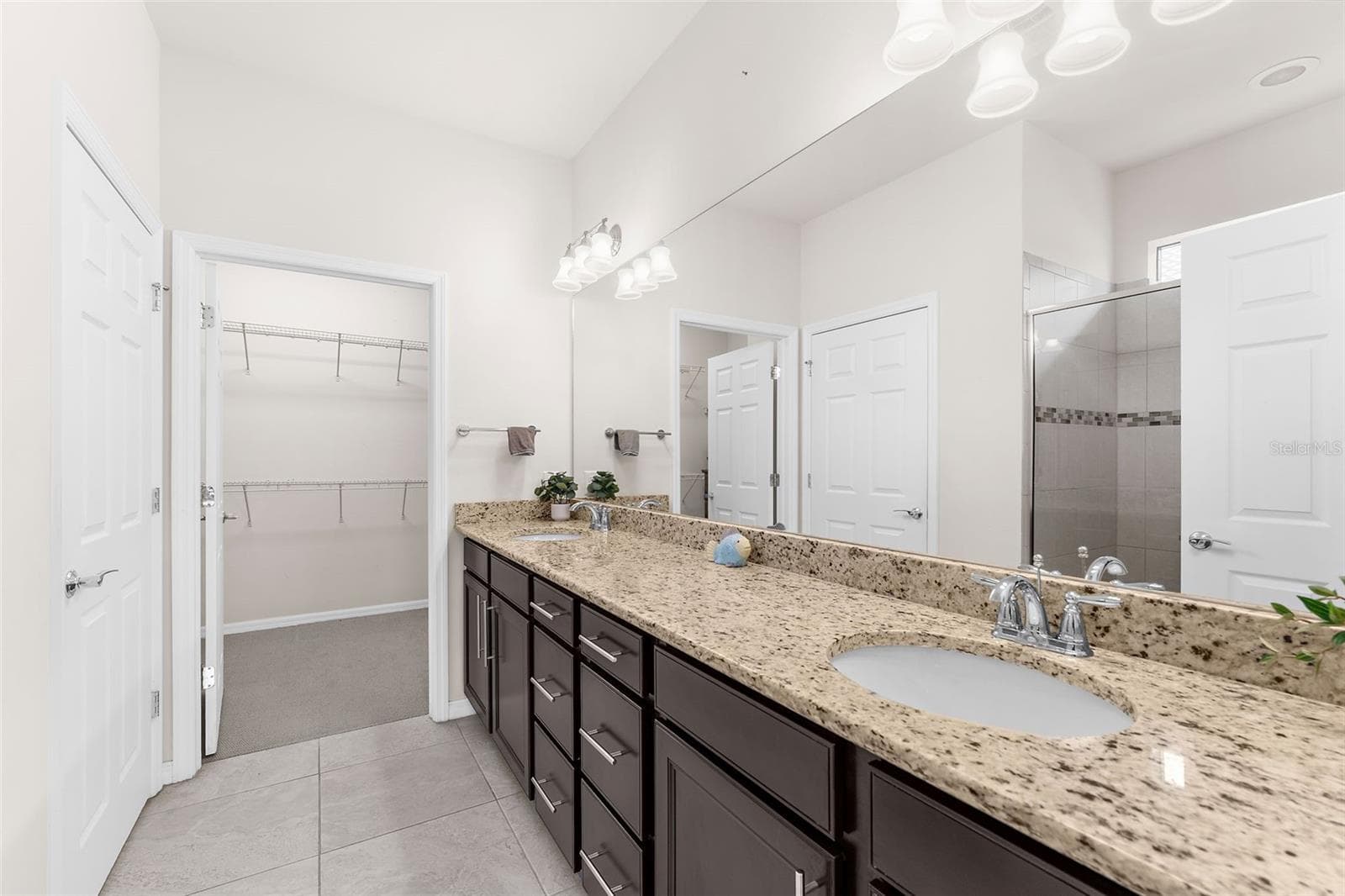 En suite bathroom - 13825 KARINA ST, VENICE