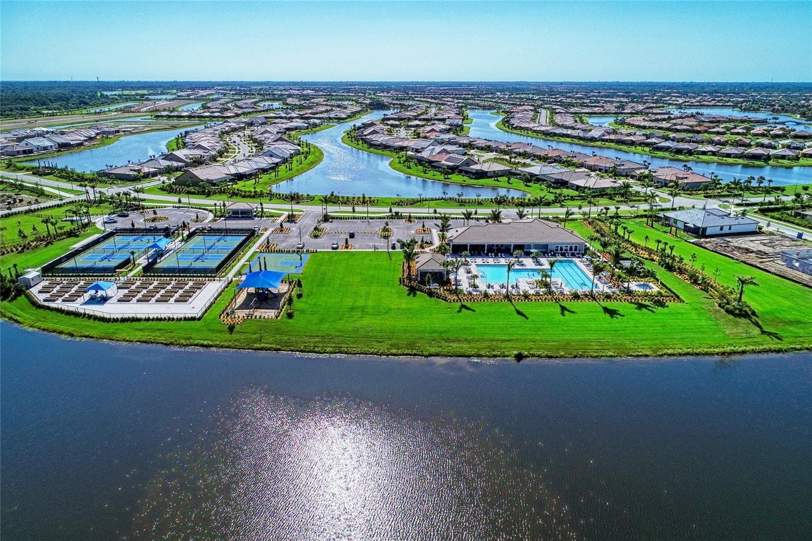Amenities in the club house - 13825 KARINA ST, VENICE