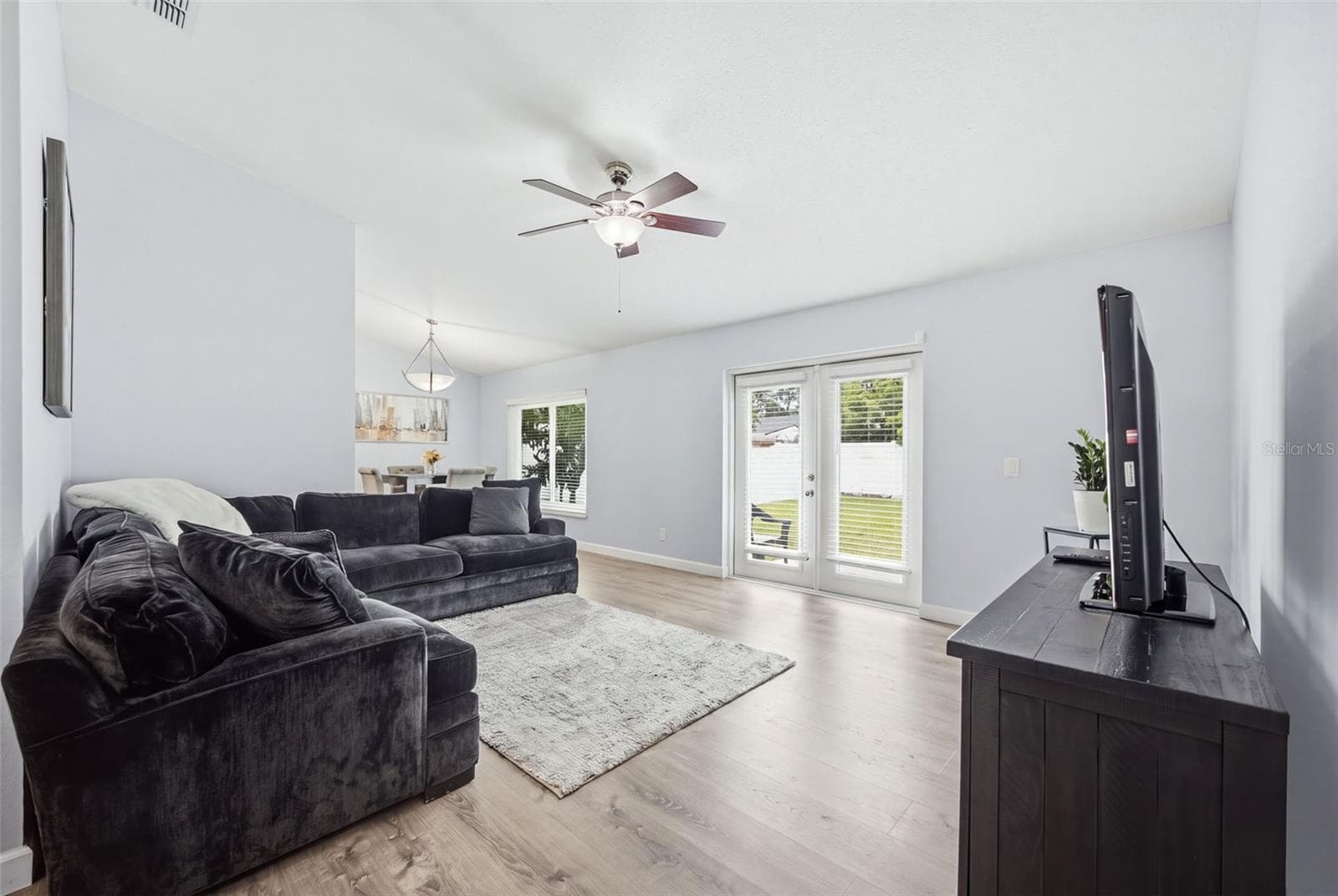 Single Family Residence at 6809 S SHERIDAN RD, TAMPA, photo 4 of 39