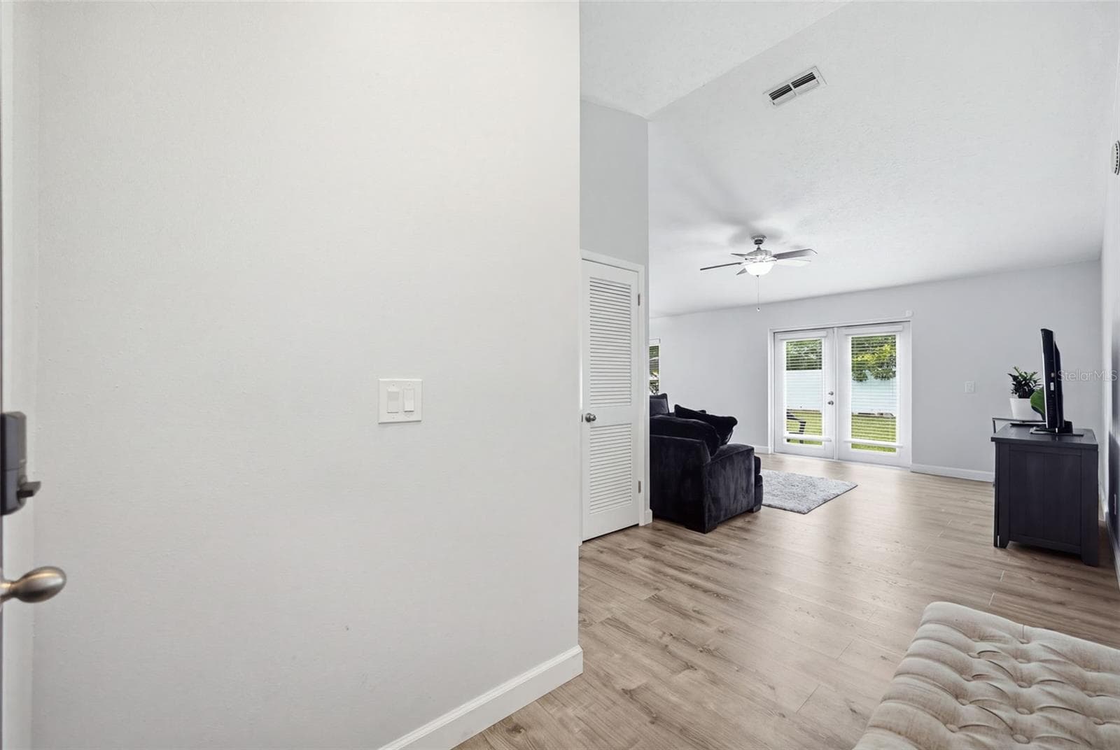 Entry way into open great room - 6809 S SHERIDAN RD, TAMPA