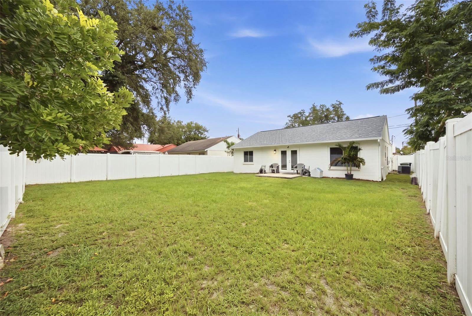 Single Family Residence at 6809 S SHERIDAN RD, TAMPA, photo 33 of 39