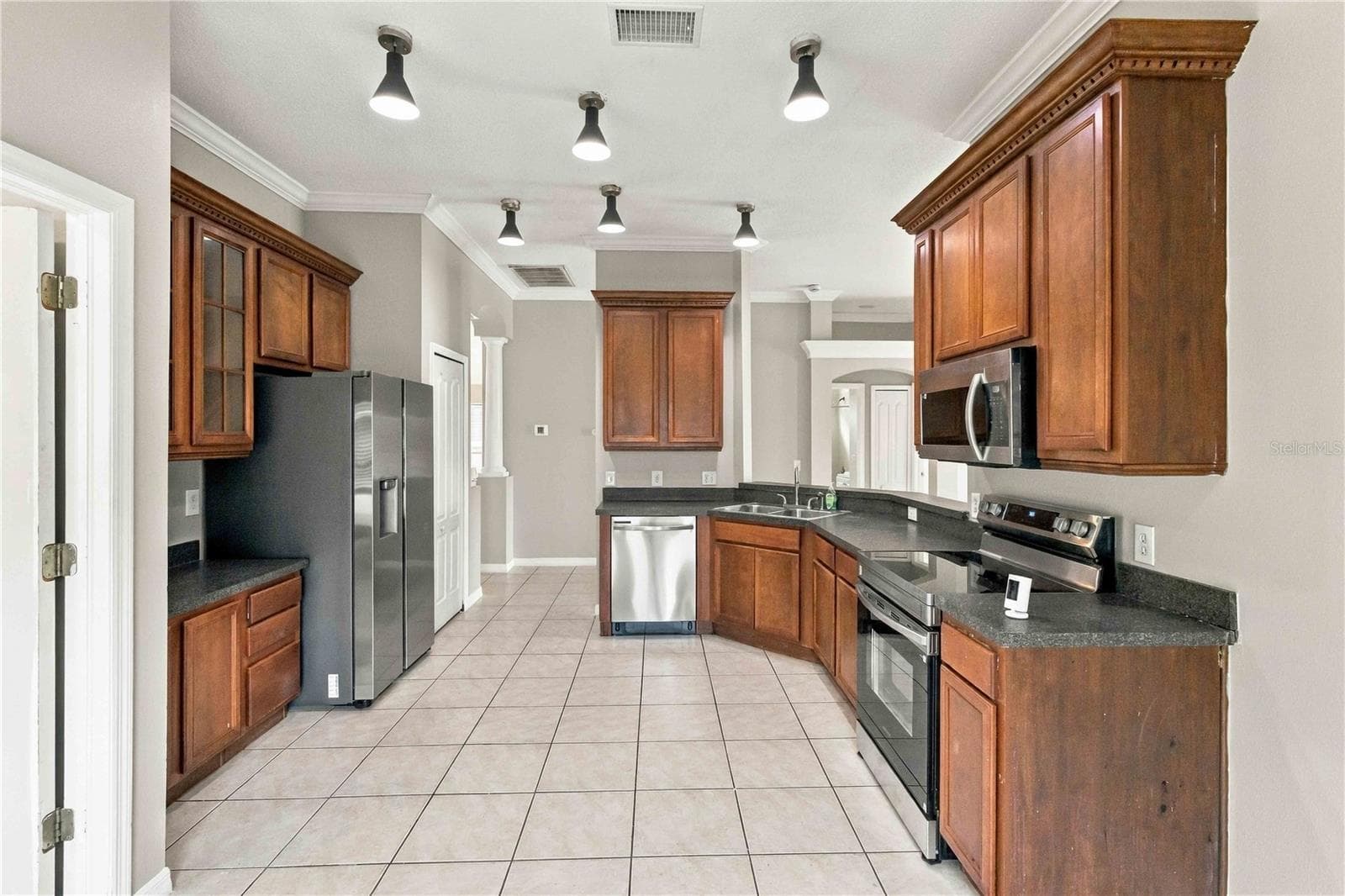 Single Family Residence at 12321 ADVENTURE DR, RIVERVIEW, photo 9 of 48