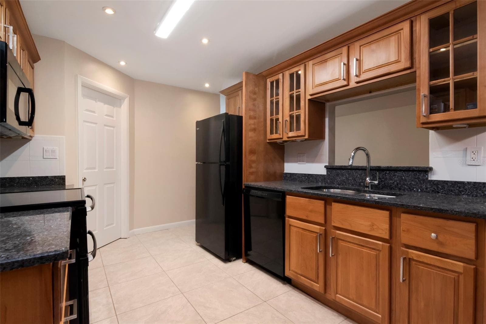 Kitchen - 1967 BECKETT LAKE DR, CLEARWATER