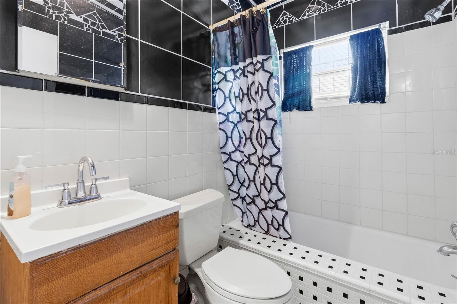 Hall Bathroom - 3003 DREWERY AVE, LAKELAND