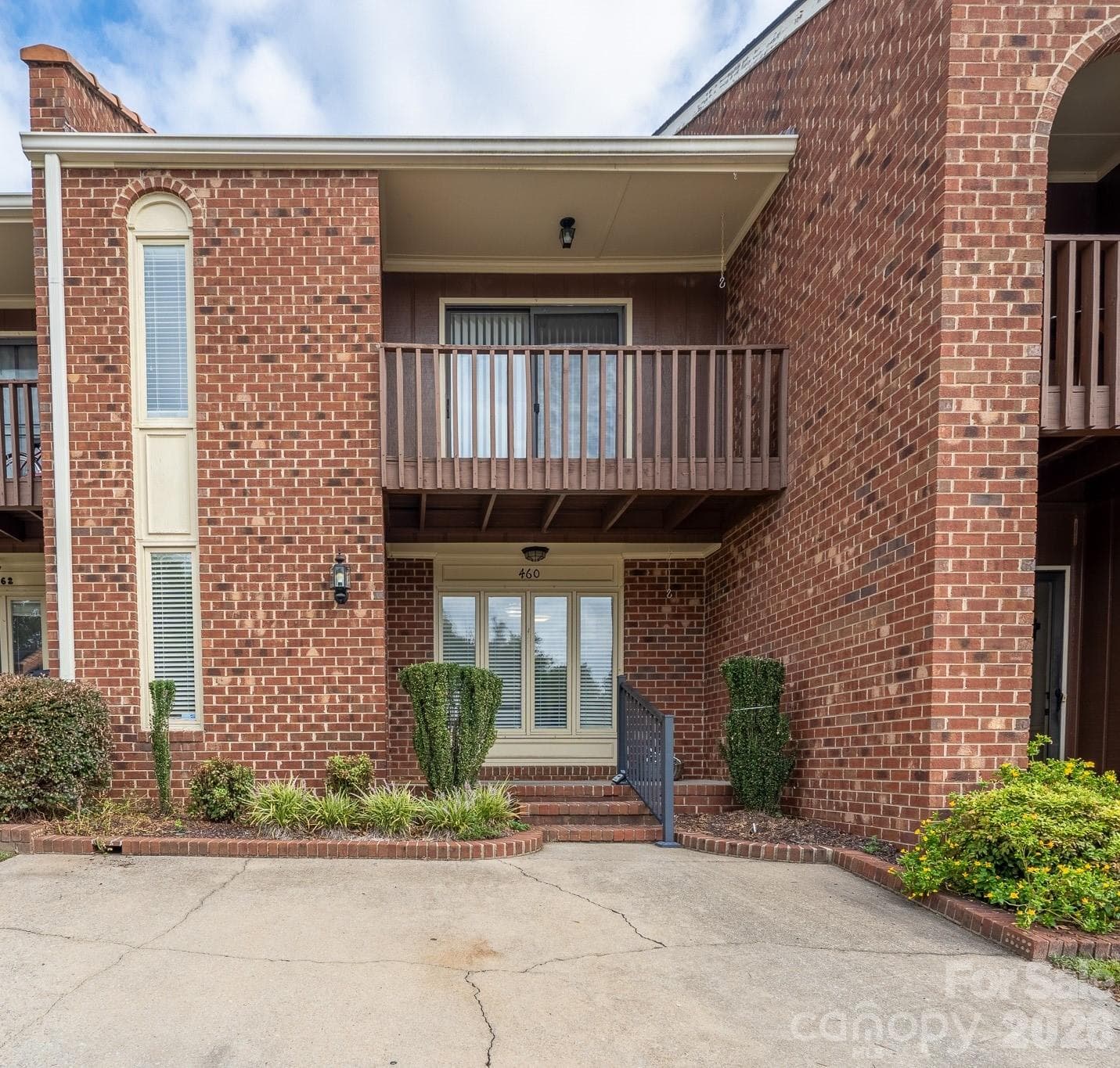 460 Camrose Circle NE