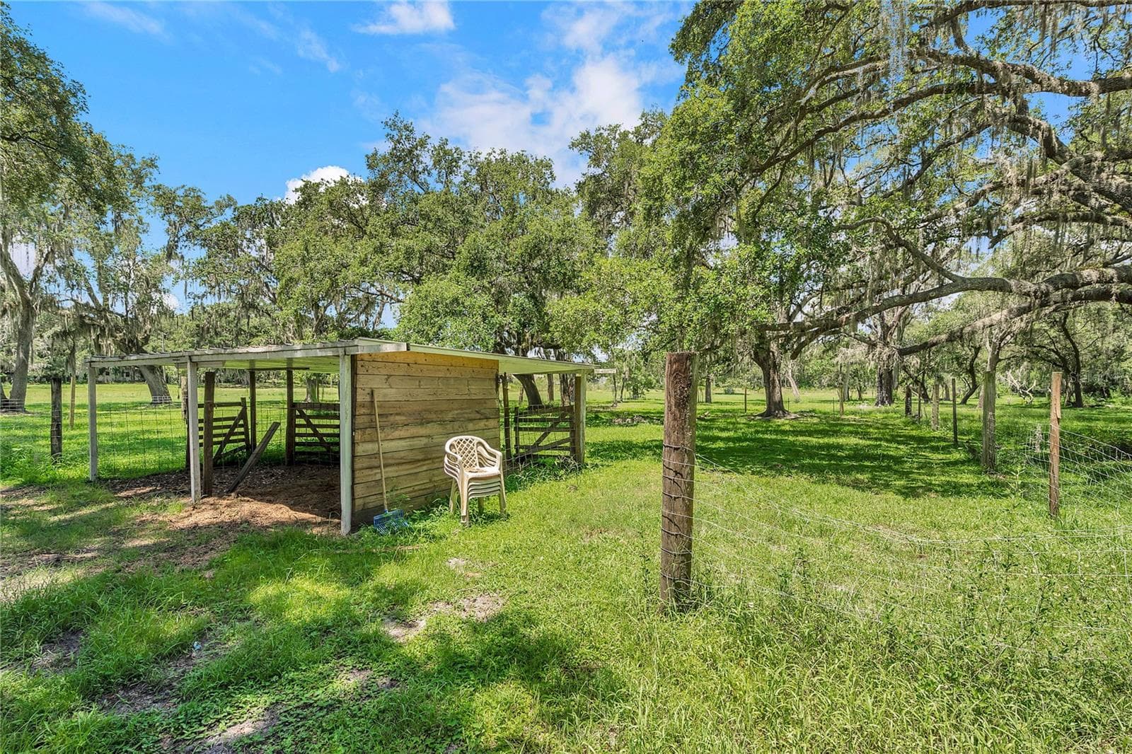 Single Family Residence at 7405 WILLIAMS RD, SEFFNER, photo 61 of 94