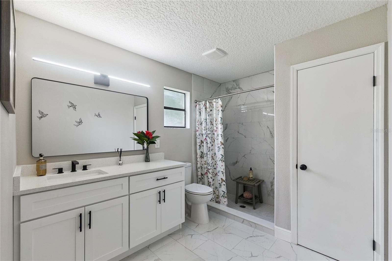 Primary Bathroom - 3211 TRAVELERS PALM DR, EDGEWATER