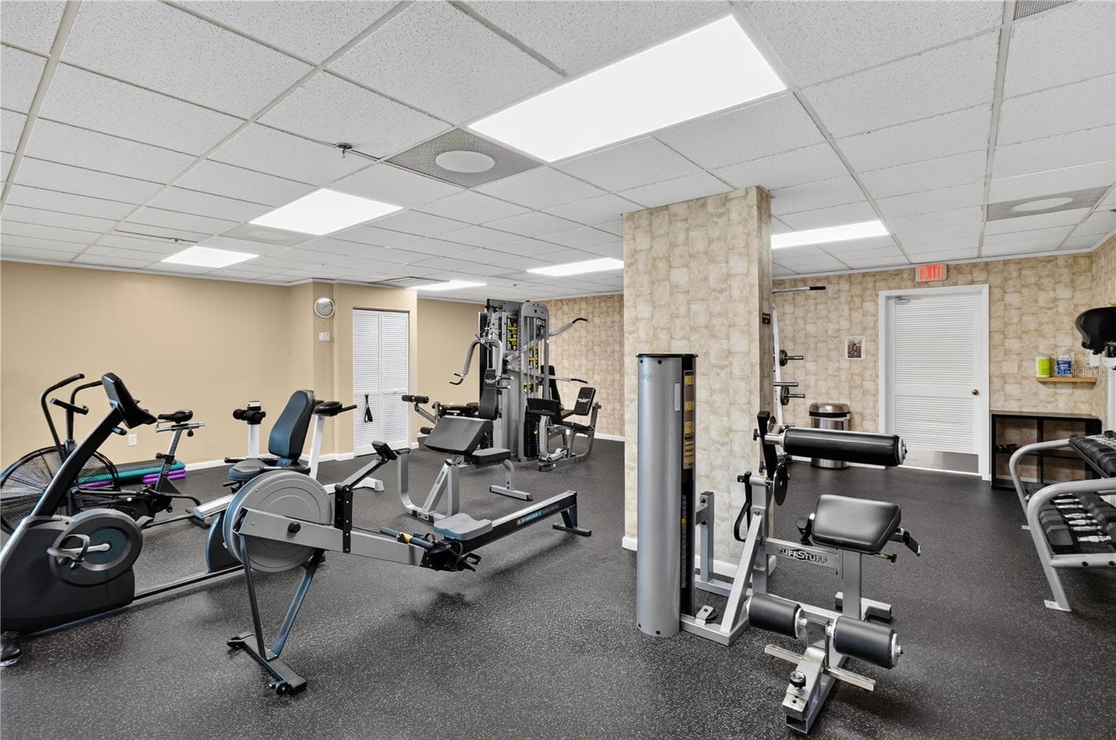 gym - 7050 SUNSET DR S #211, SOUTH PASADENA