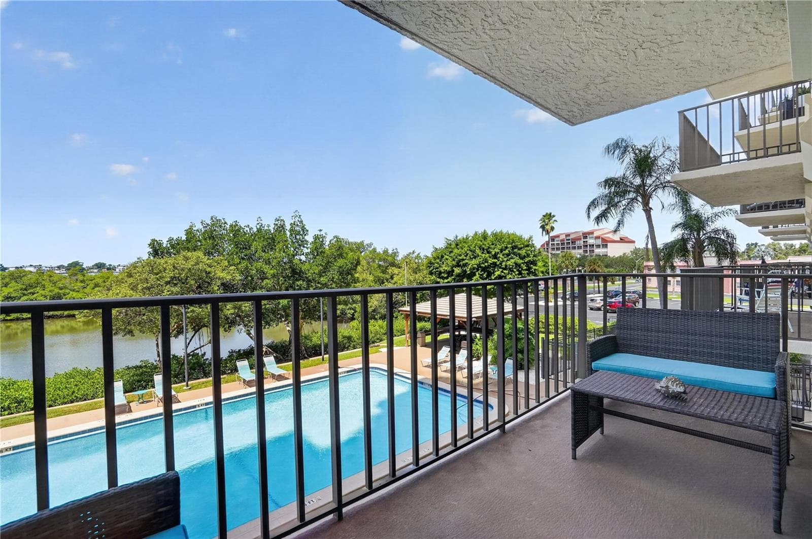 pool and spa - 7050 SUNSET DR S #211, SOUTH PASADENA