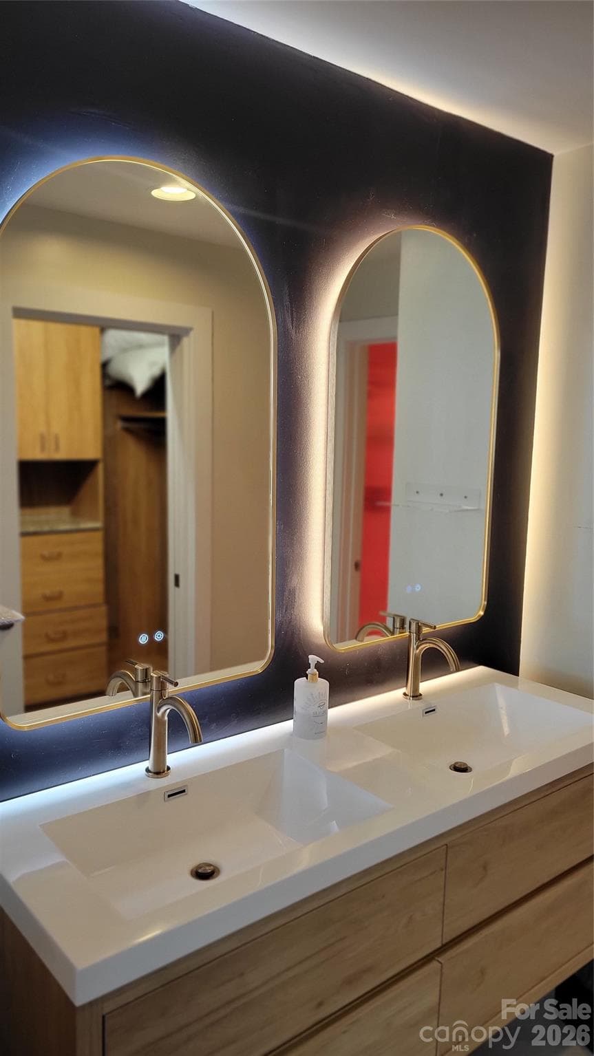 Condominium at 505 E 6th Street Street, Charlotte, photo 17 of 21
