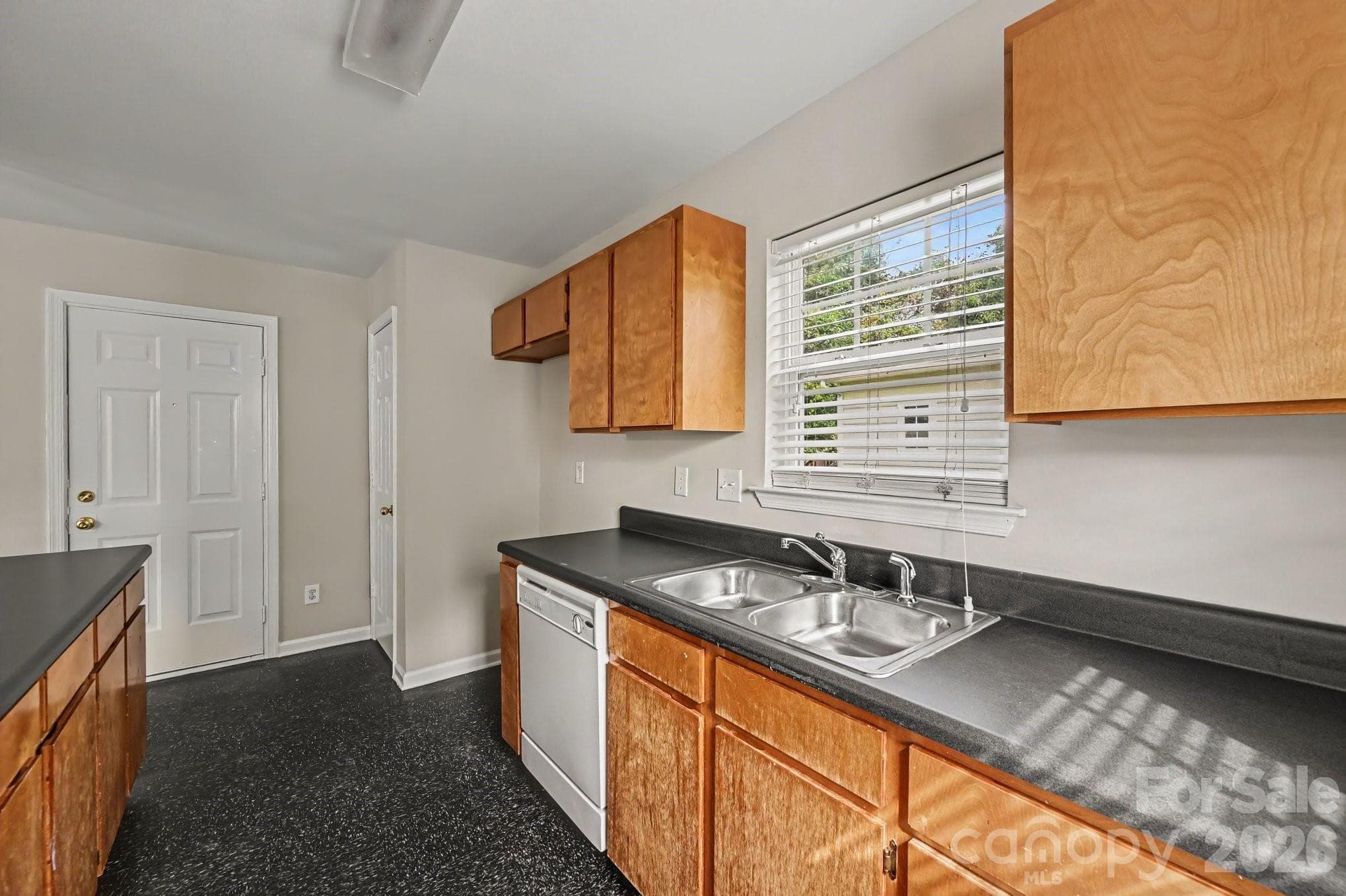 Single Family Residence at 619 Pennsylvania Avenue, Charlotte, photo 8 of 26