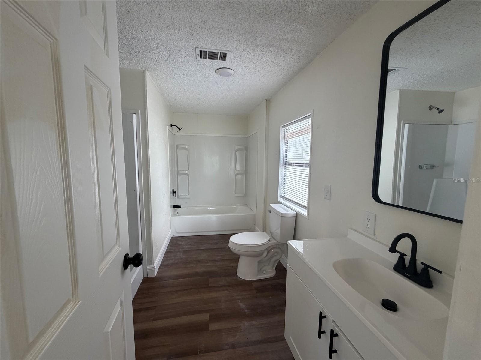 Manufactured Home at 3736 VALLEY FARM RD, LAKELAND, photo 10 of 19
