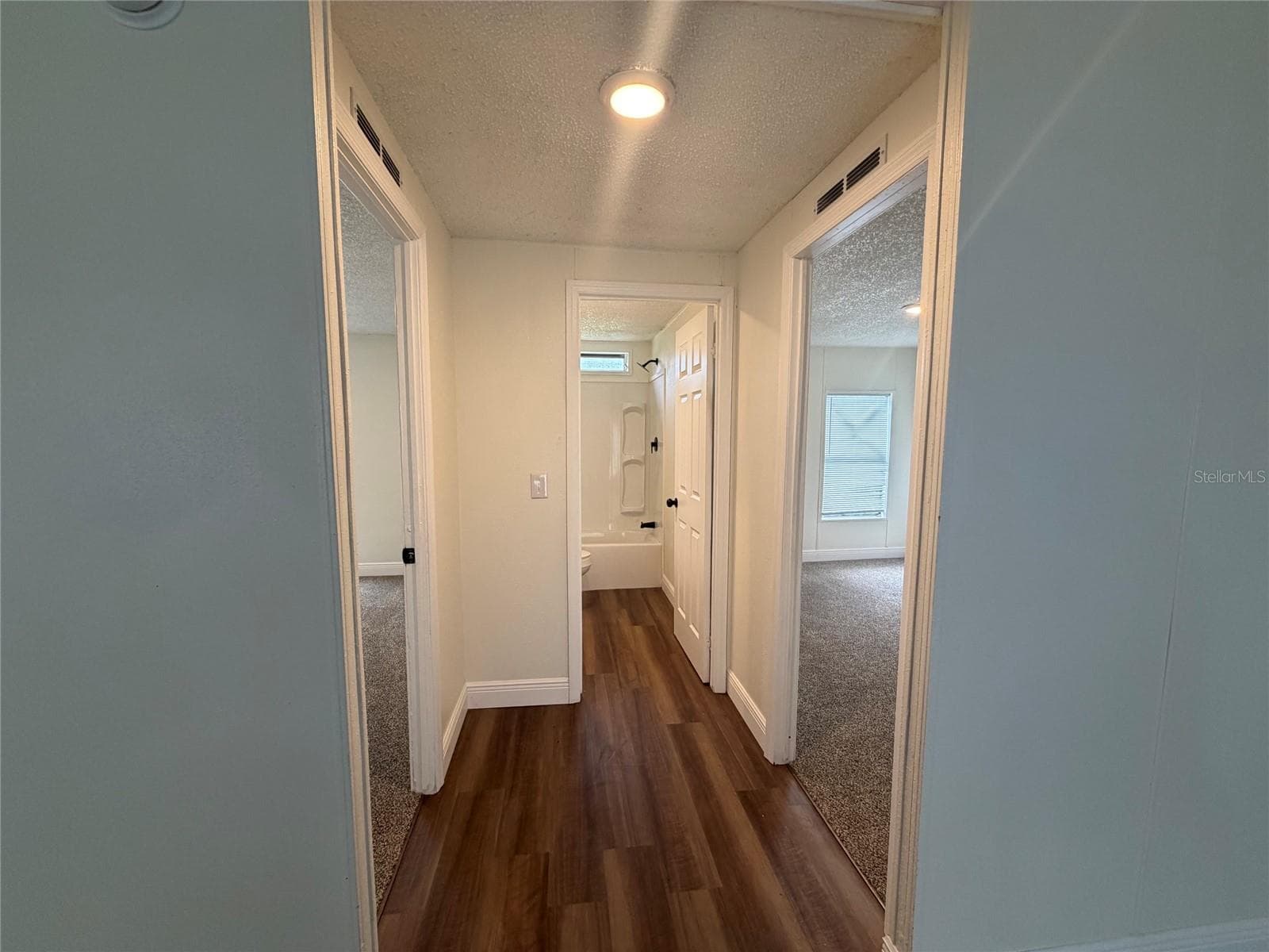 Manufactured Home at 3736 VALLEY FARM RD, LAKELAND, photo 12 of 19