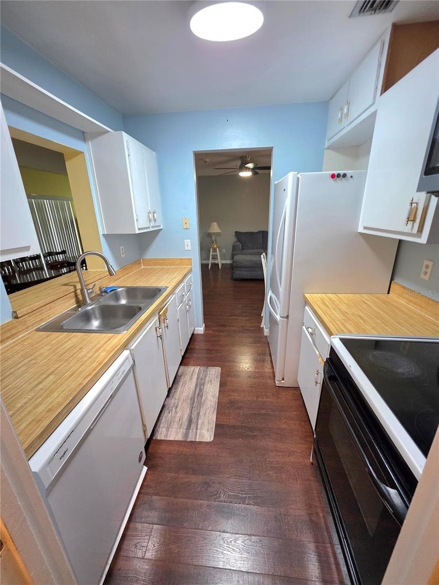 Single Family Residence at 12486 PRESCOTT ST, SPRING HILL, photo 6 of 19