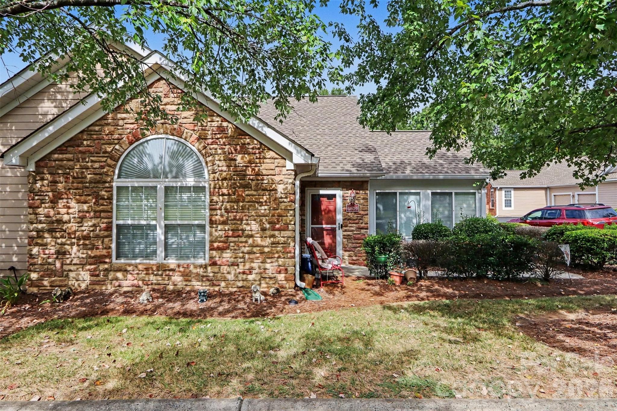 6809 Ledgestone Place