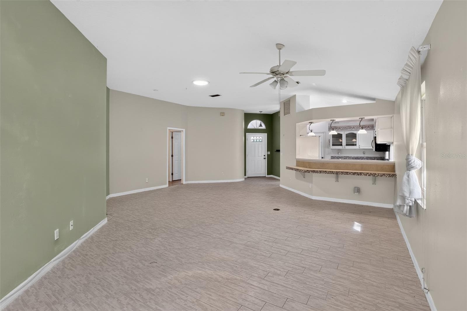 Single Family Residence at 5500 LAVER ST, LEESBURG, photo 5 of 30