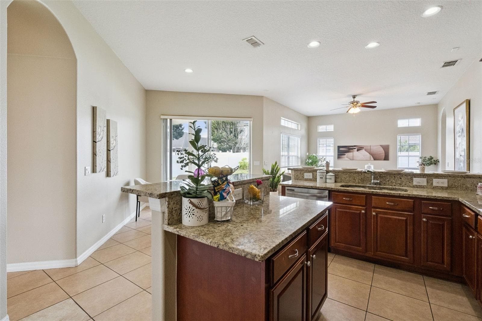 KITCHEN ISLAND - 16460 TUDOR GROVE DR, ORLANDO