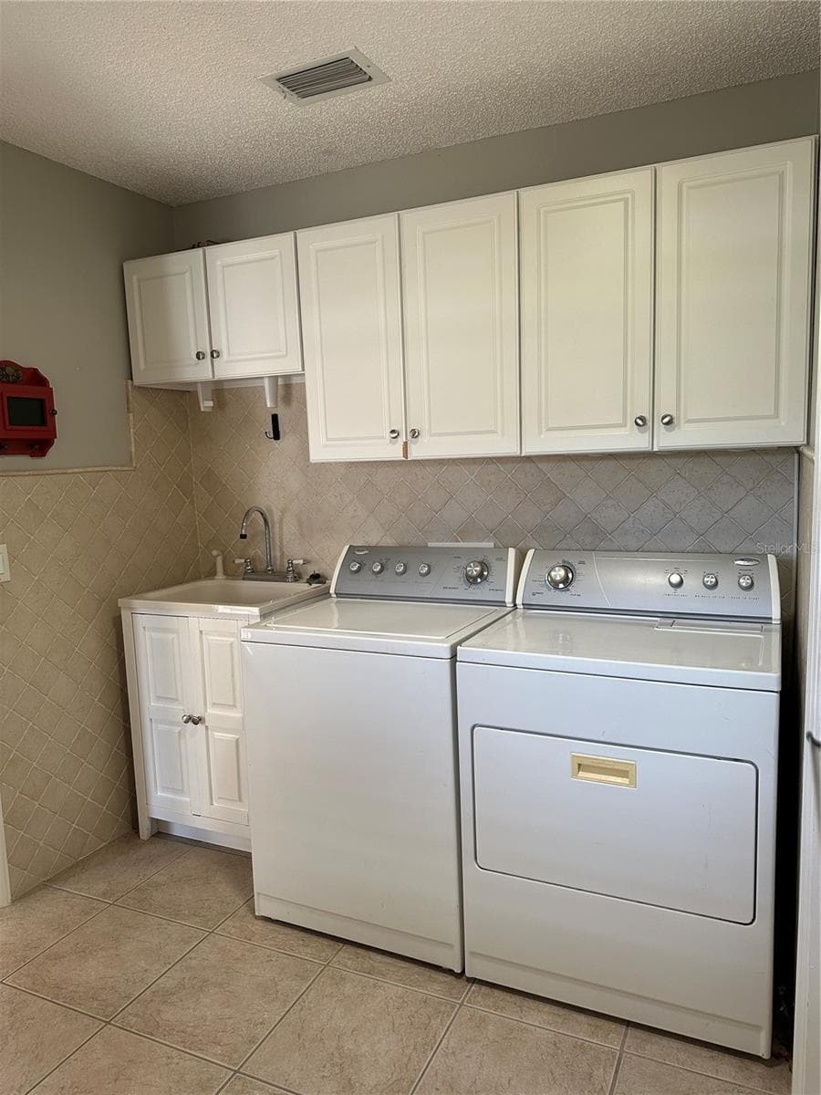 Washer /dryer stays - 8053 SE 171ST MCALPIN ST, THE VILLAGES