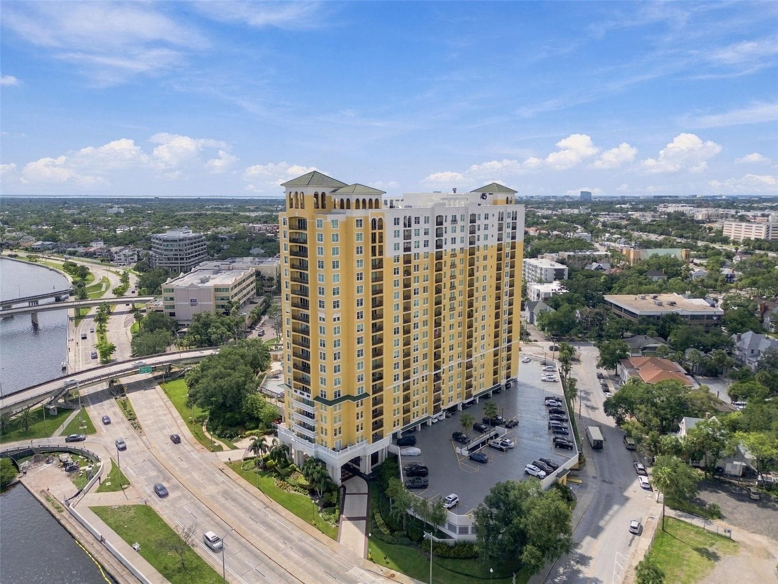 Condominium at 345 BAYSHORE BLVD #1702, TAMPA, photo 39 of 40