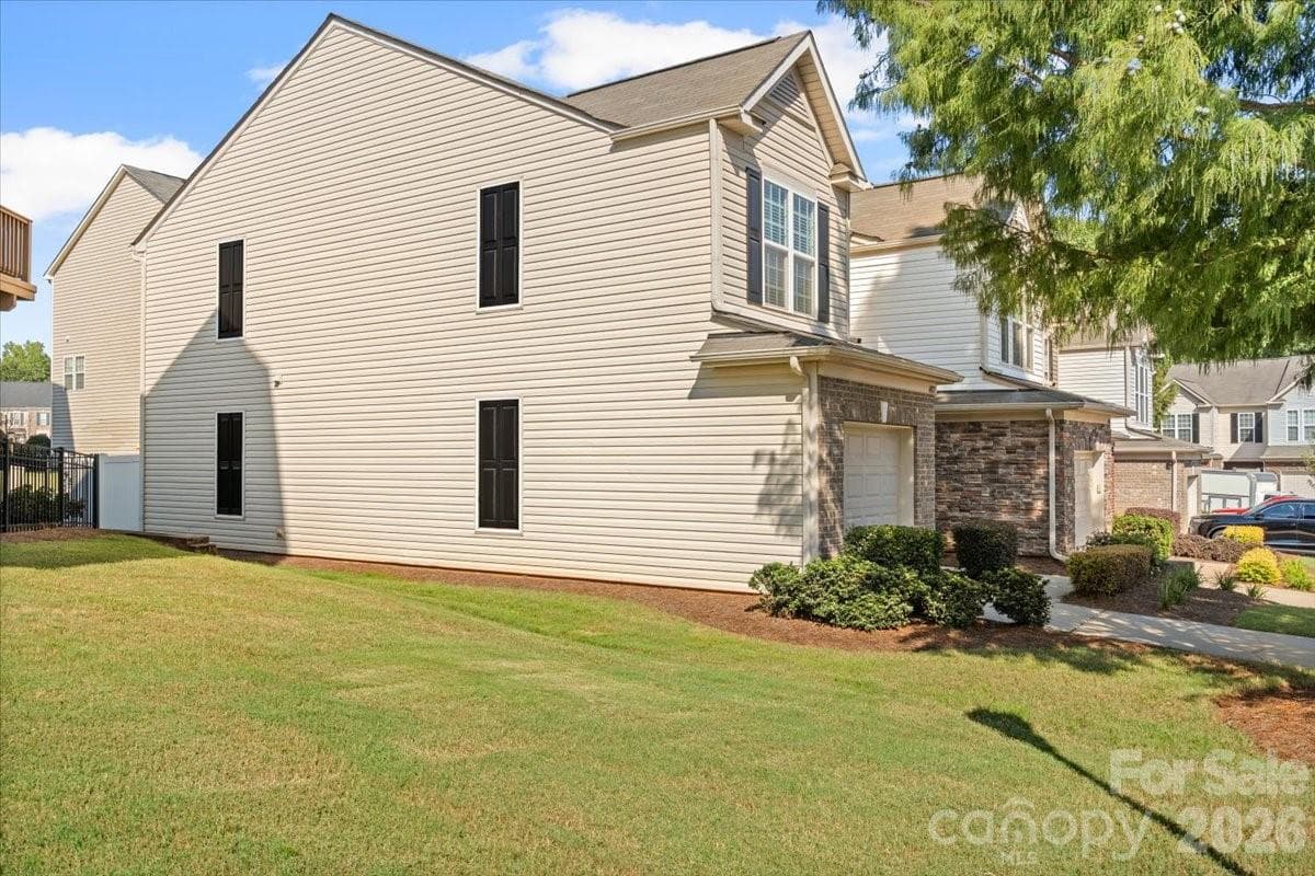 End Unit - 6437 Silver Star Lane, Charlotte