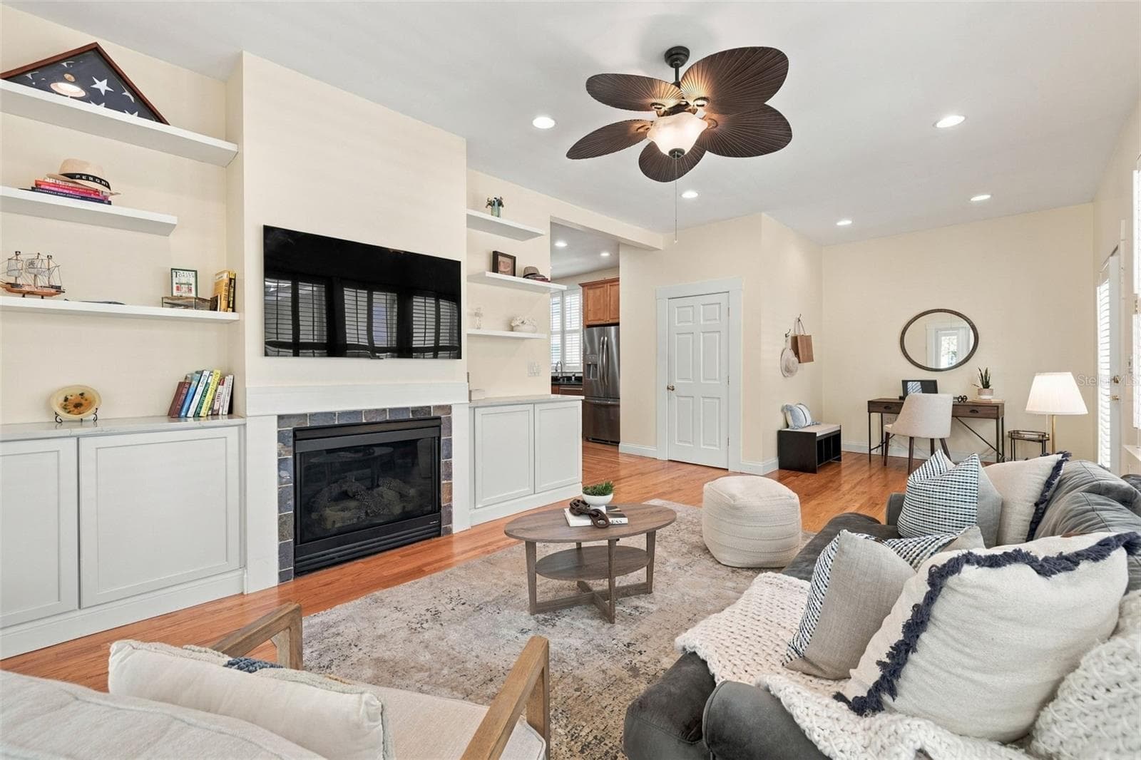 Family room with gas fireplace - 1801 W HILLS AVE, TAMPA