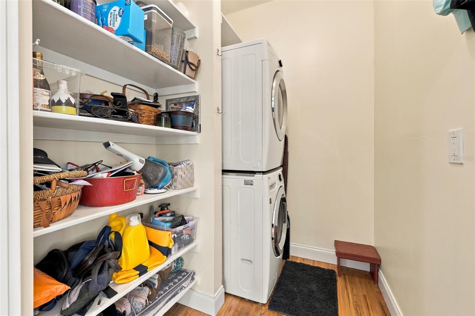 Laundry & Pantry - 1801 W HILLS AVE, TAMPA