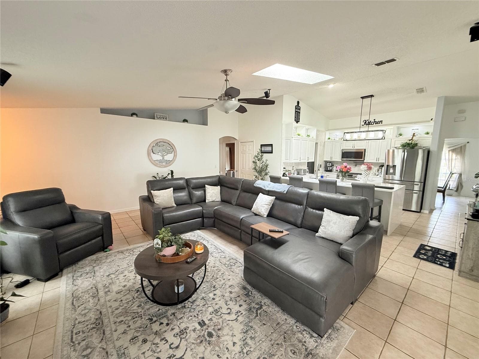 Living Room - 973 RADFORD DR, DELTONA
