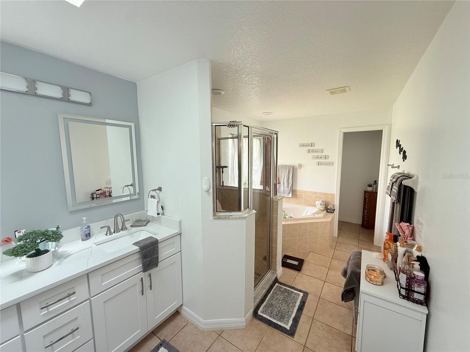 Primary Bathroom - 973 RADFORD DR, DELTONA