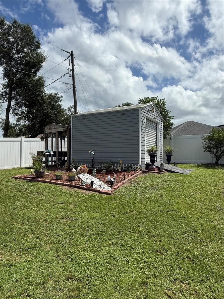 Single Family Residence at 973 RADFORD DR, DELTONA, photo 25 of 29